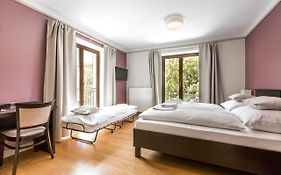 Hotel Mandát